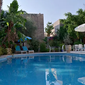 Village Knights Frühstückspension Żebbuġ