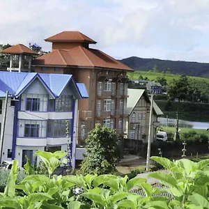https://pello-lake-resort.kandyhotelsnow.com